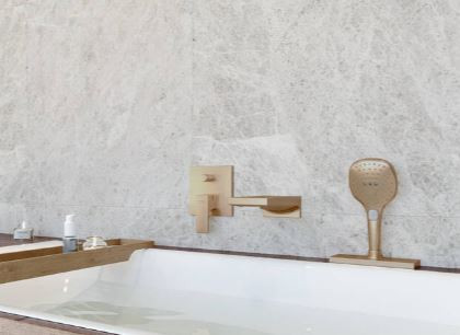 Излив Hansgrohe Metropol 32543140 для ванны бронза