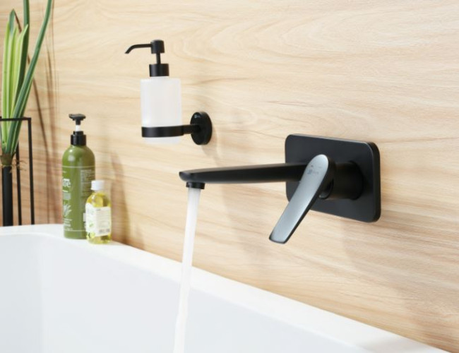 Смеситель Lemark Bronx LM3726BL для раковины настенный черный матовый