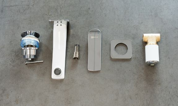 Смеситель Lemark Allegro LM5936CW для раковины настенный хром/белый