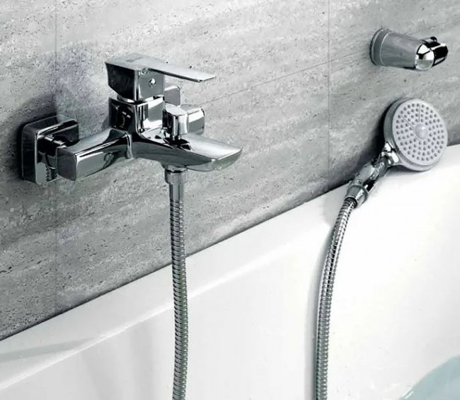 Смеситель Lemark Basis LM3602C для ванны