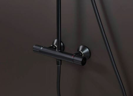 Душевая система Hansgrohe Vernis Blend Showerpipe 200 1jet 26276670 с термостатом черный матовый